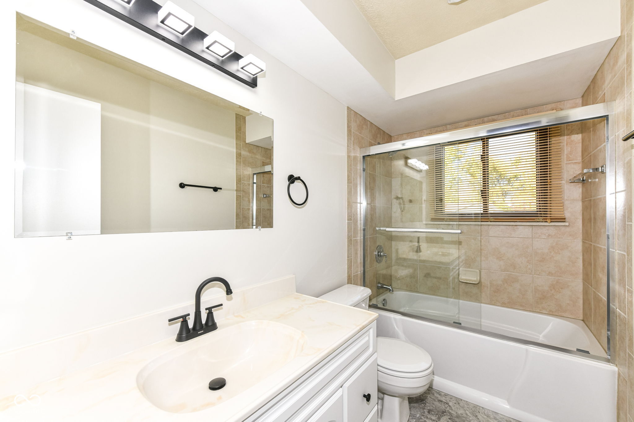810 Ramblin Road Greenwood, IN 46142 - Photo 26 of 33 Gallery Image 26