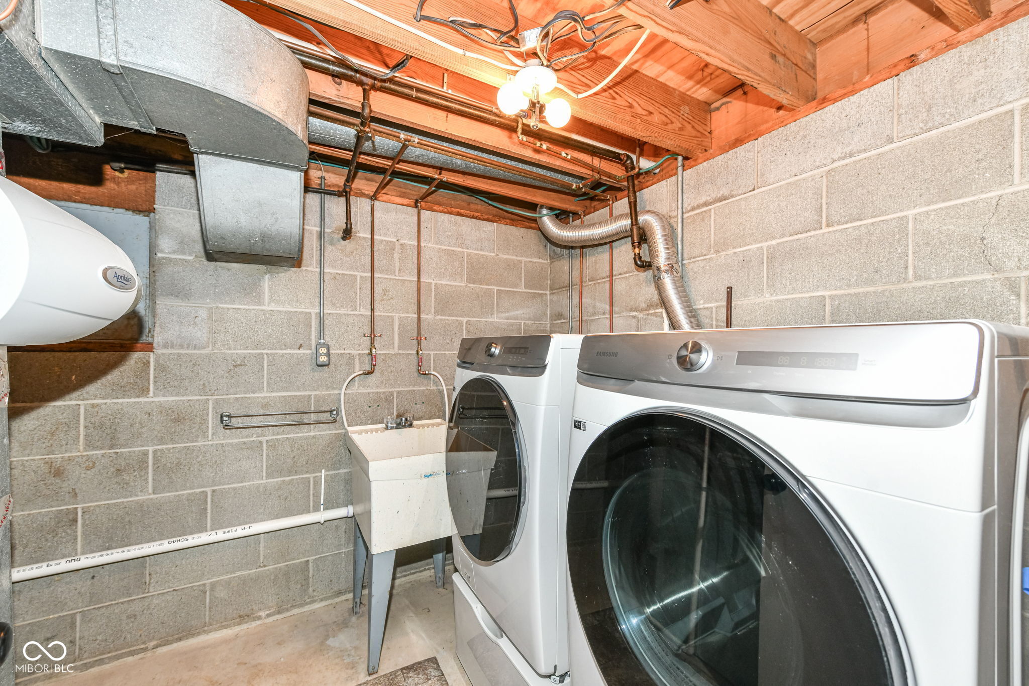 810 Ramblin Road Greenwood, IN 46142 - Photo 30 of 33 Gallery Image 30