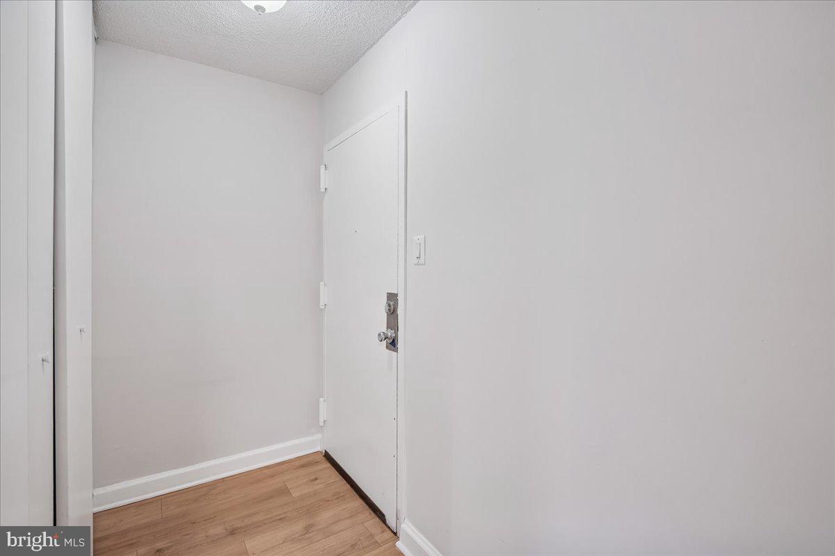 9200 Edwards Way, Unit 1202 Hyattsville, MD 20783 - Photo 2 of 34 a view of small space