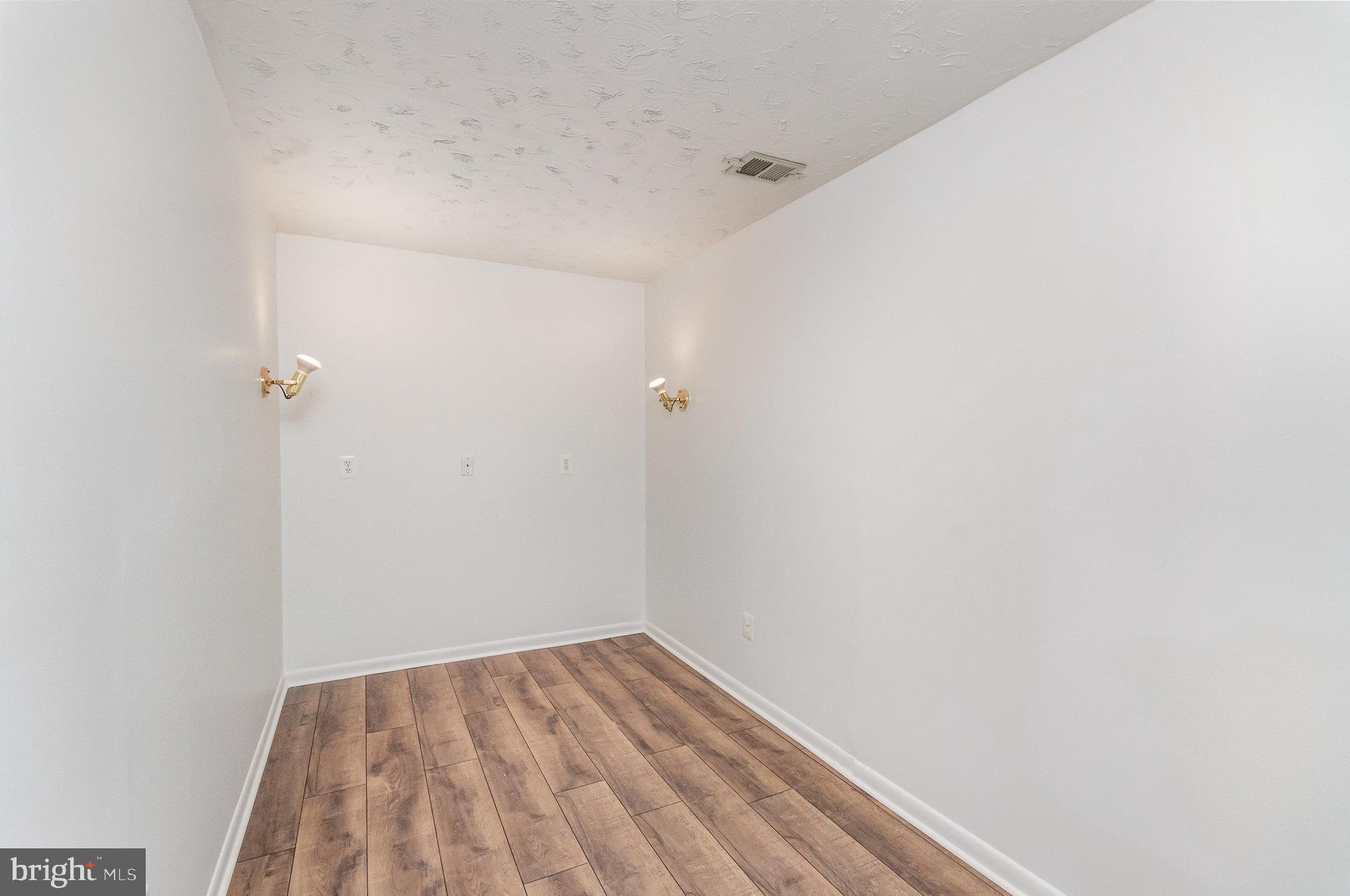 2968 Emerald Chase Drive Herndon, VA 20171 - Photo 25 of 29 a view of room