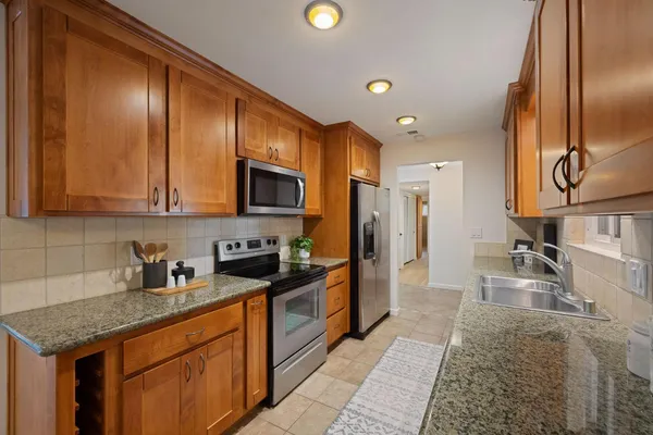 $1,150,000 | 627 Marina Circle, Davis, CA 95616