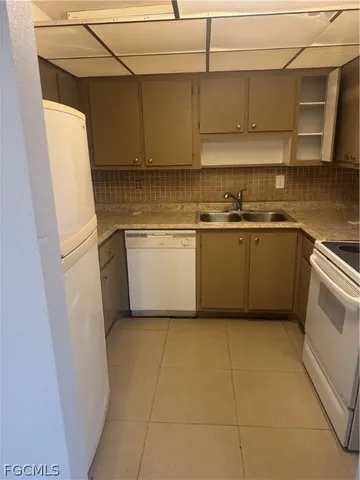 $149,999 | 1830 Maravilla Avenue, Unit 811, Fort Myers, FL 33901