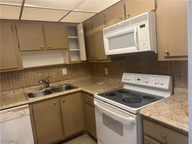 $149,999 | 1830 Maravilla Avenue, Unit 811, Fort Myers, FL 33901