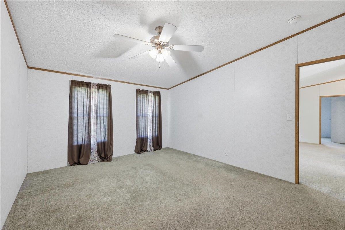 385 West Davis Loop Vidor, TX 77662 - Photo 14 of 28