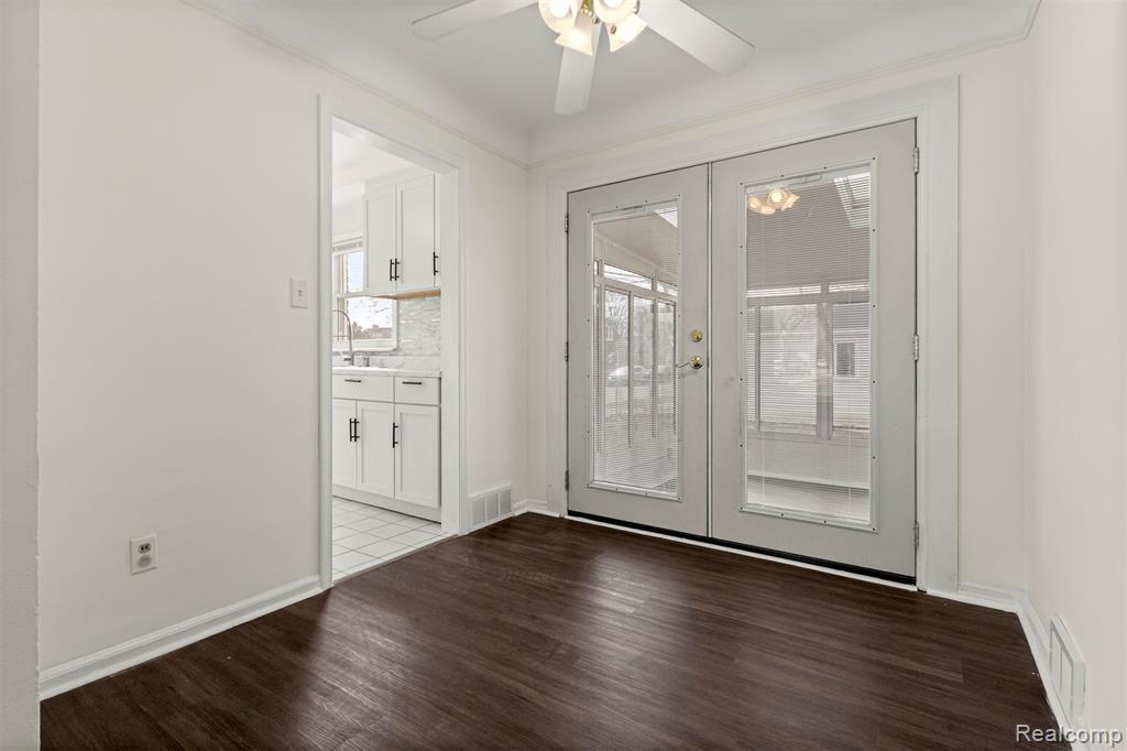 15705 Champaign Road Allen Park, MI 48101 - Photo 6 of 42
