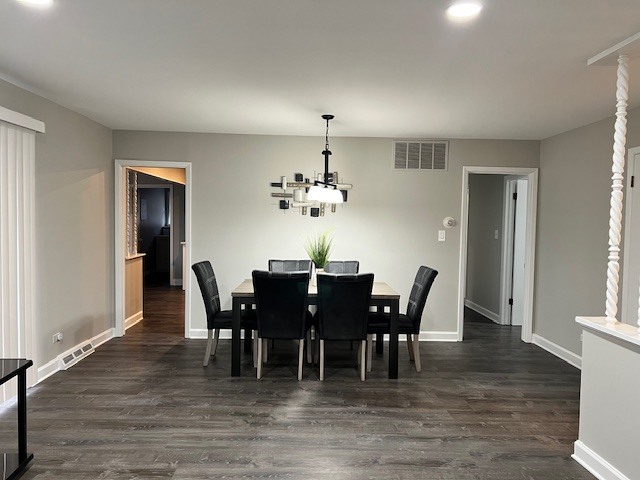 17 Wildwood Road Elk Grove Village, IL 60007 - Photo 10 of 11 a view of a dining room with furniture and wooden floor