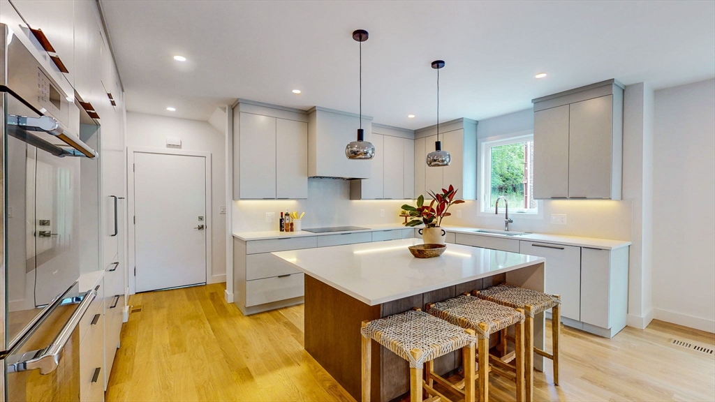 140 Columbia Street, Unit 1 Brookline, MA 02446 - Photo 10 of 42