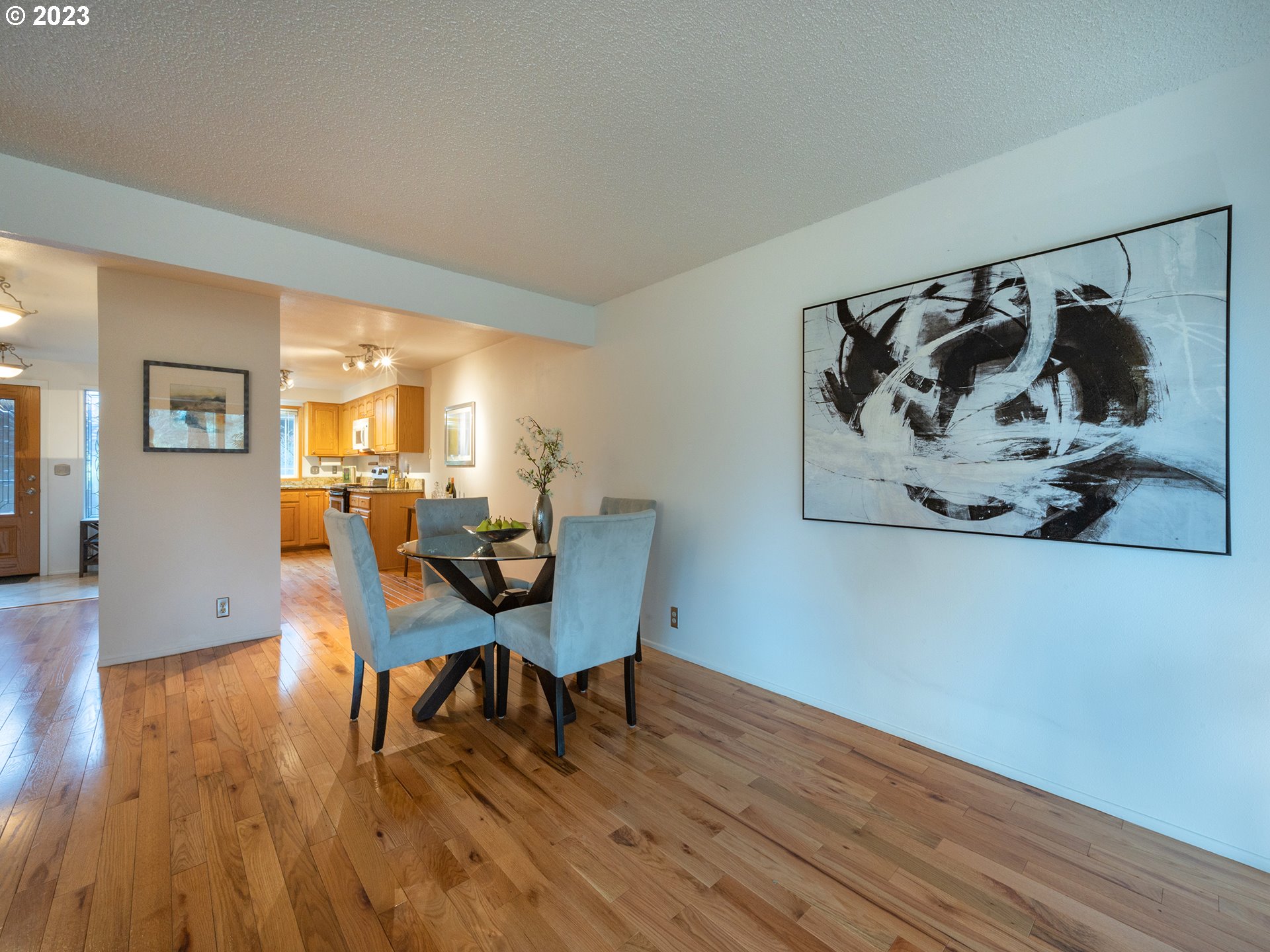 2279 Ridgeway Drive Eugene, OR 97401 - Photo 9 of 42 Gallery Image 9