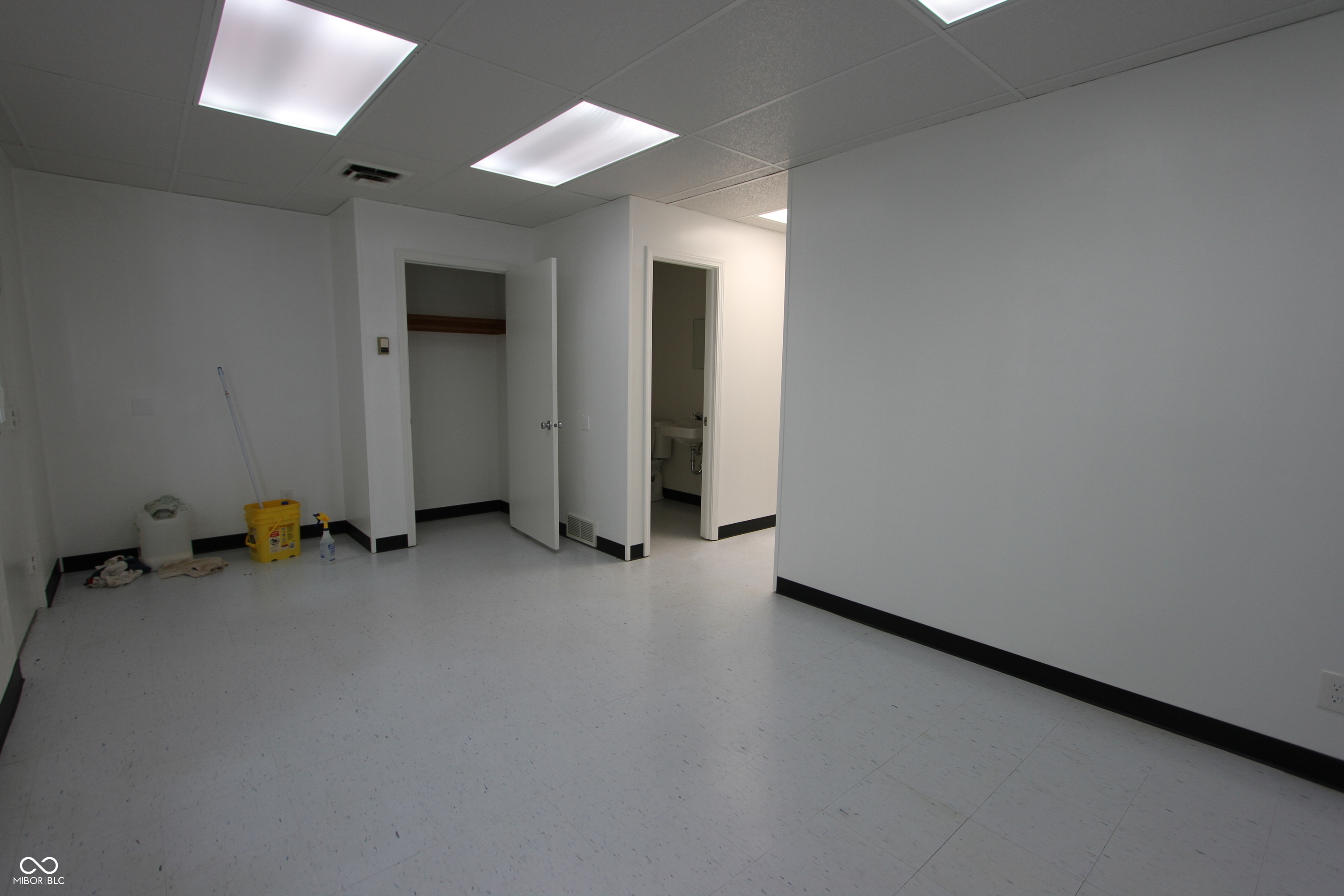 1244 West Main Street Greenfield, IN 46140 - Photo 5 of 19