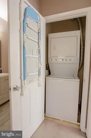 $2,695 | 5932 Founders Hill Drive, Unit 202, Alexandria, VA 22310