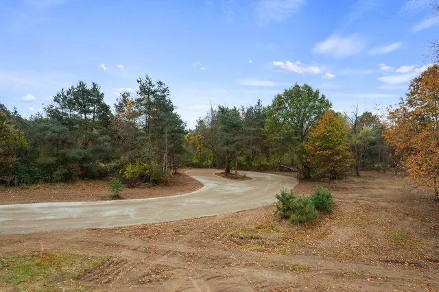 $284,400 | 2771 Gady Pines Drive, Adrian, MI 49221