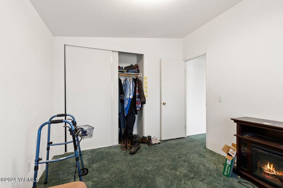 3780 Harrah Road Harrah, WA 98933 - Photo 19 of 26 a view of a room with gym equipment