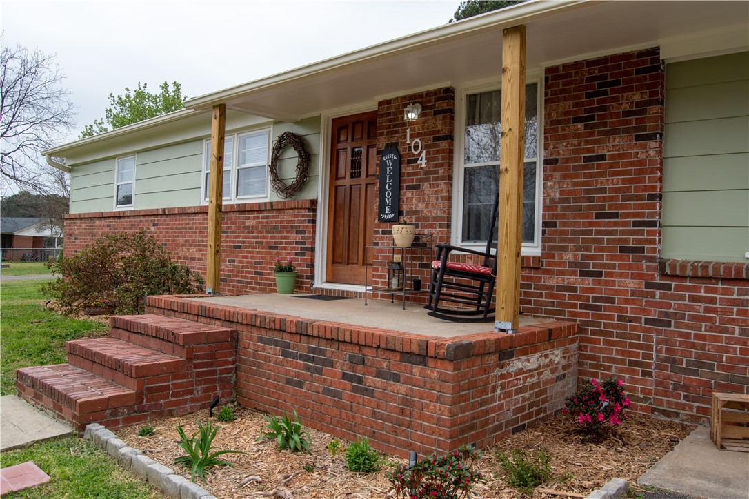 104 Charlton Circle Easley, SC 29642 - Photo 2 of 36