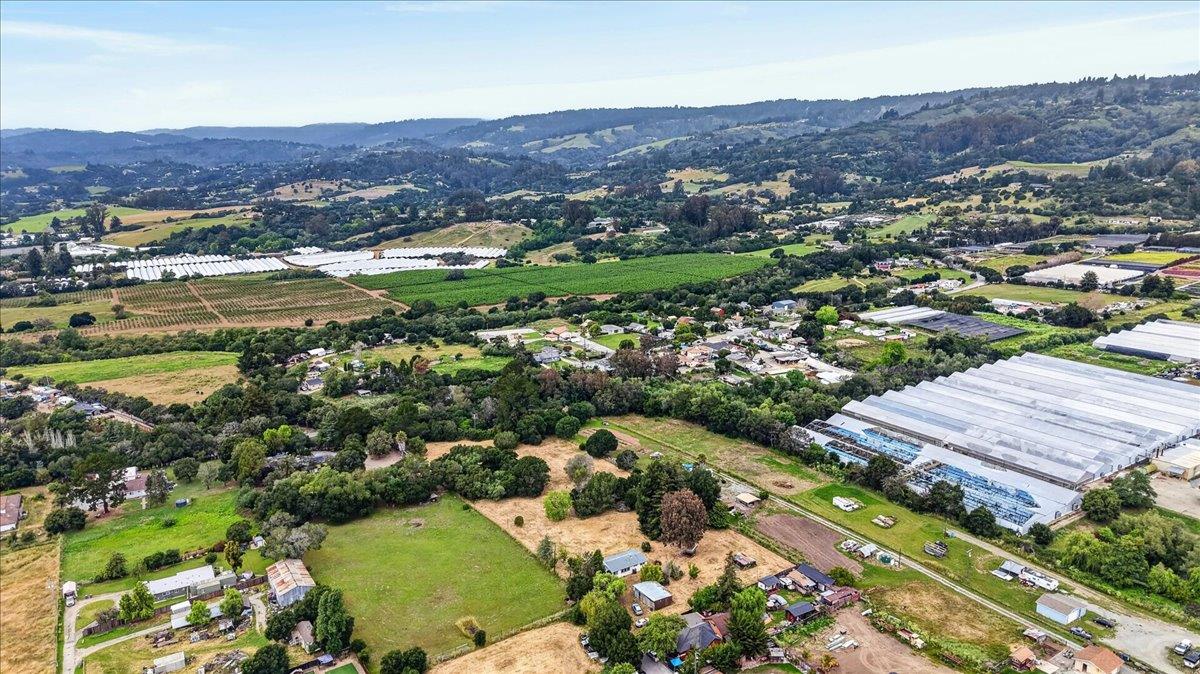 67 Hughes Road Watsonville, CA 95076 - Photo 29 of 33