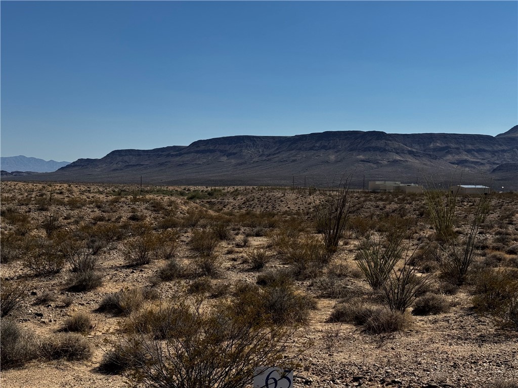 208-33-065a South Camelback Road Yucca, AZ 86438 - Photo 8 of 10 a view of city and mountain