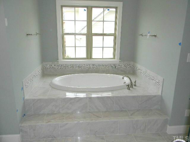 5012 Pomfret Point, Unit 191 Raleigh, NC 27612 - Photo 12 of 25 Gallery Image 12
