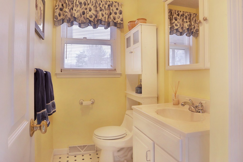 35 Middle Road, Unit 35 Amesbury, MA 01913 - Photo 12 of 21 Gallery Image 12