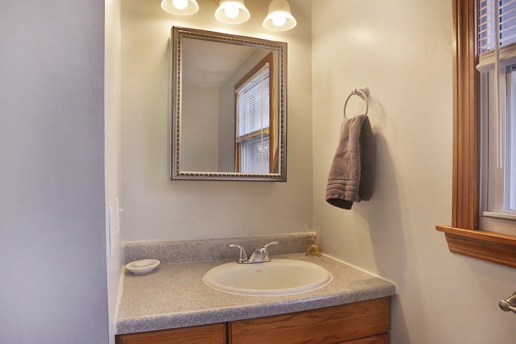 35 Middle Road, Unit 35 Amesbury, MA 01913 - Photo 13 of 21 Gallery Image 13