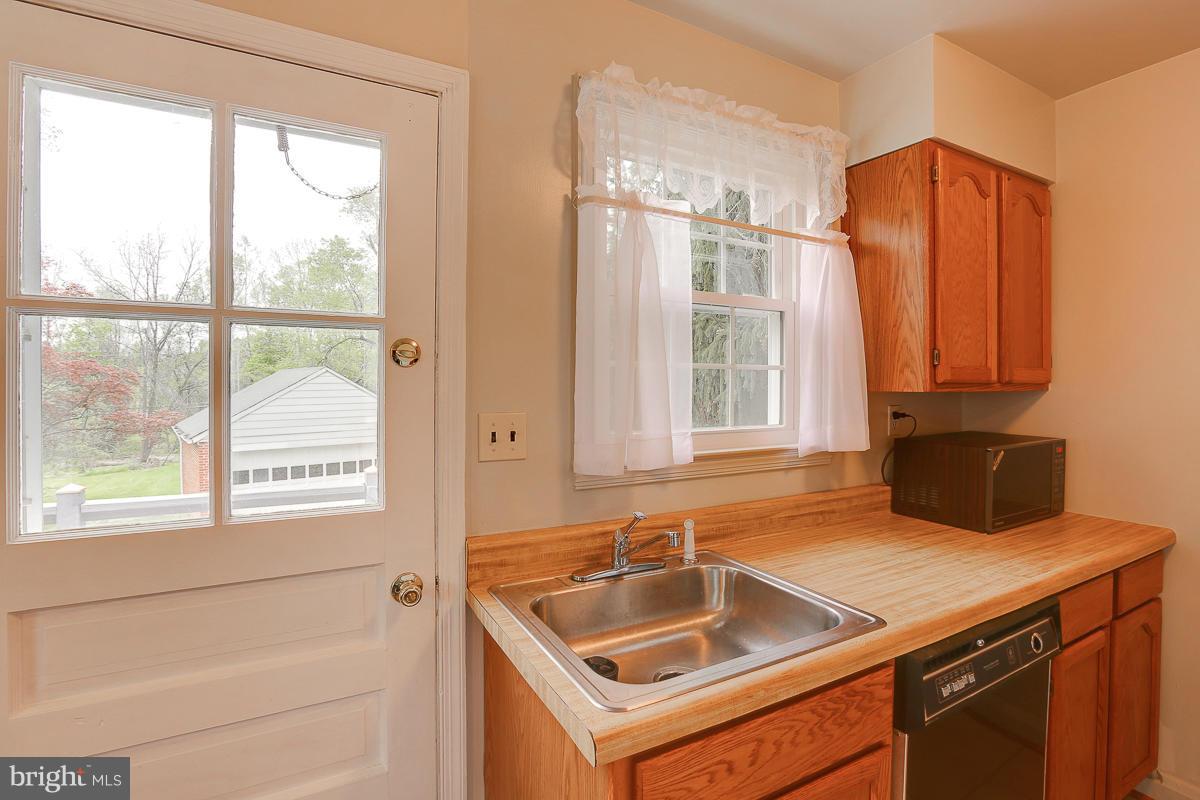 1022 Windsor Road Pikesville, MD 21208 - Photo 11 of 30 Kitchen door to deck.