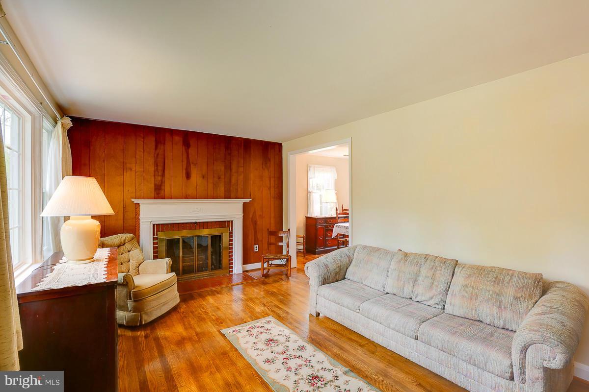 1022 Windsor Road Pikesville, MD 21208 - Photo 3 of 30 Pretty hardwood floors