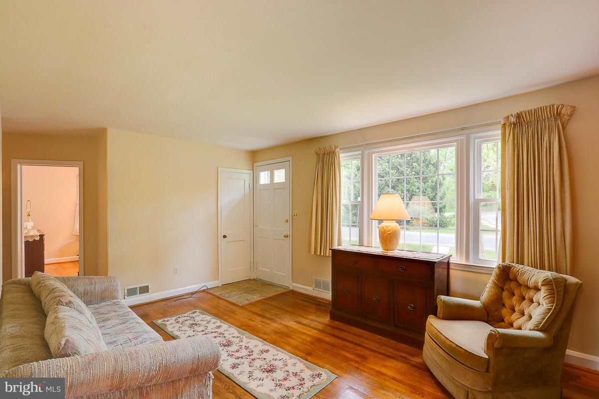 1022 Windsor Road Pikesville, MD 21208 - Photo 5 of 30 Bright new windows