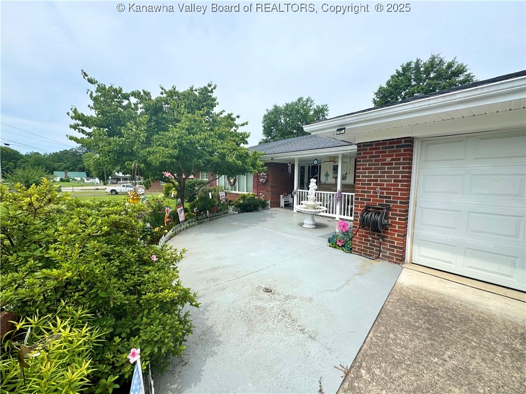 1425 Strawberry Road St. Albans, WV 25177 - Photo 6 of 43 Gallery Image 6