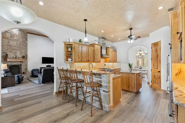 $559,900 | 712 Sugartree Drive, Lipan, TX 76462