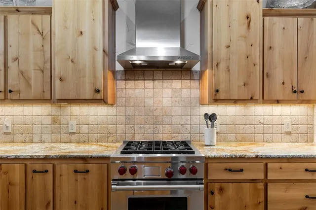 $559,900 | 712 Sugartree Drive, Lipan, TX 76462