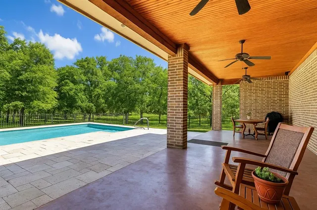 $559,900 | 712 Sugartree Drive, Lipan, TX 76462