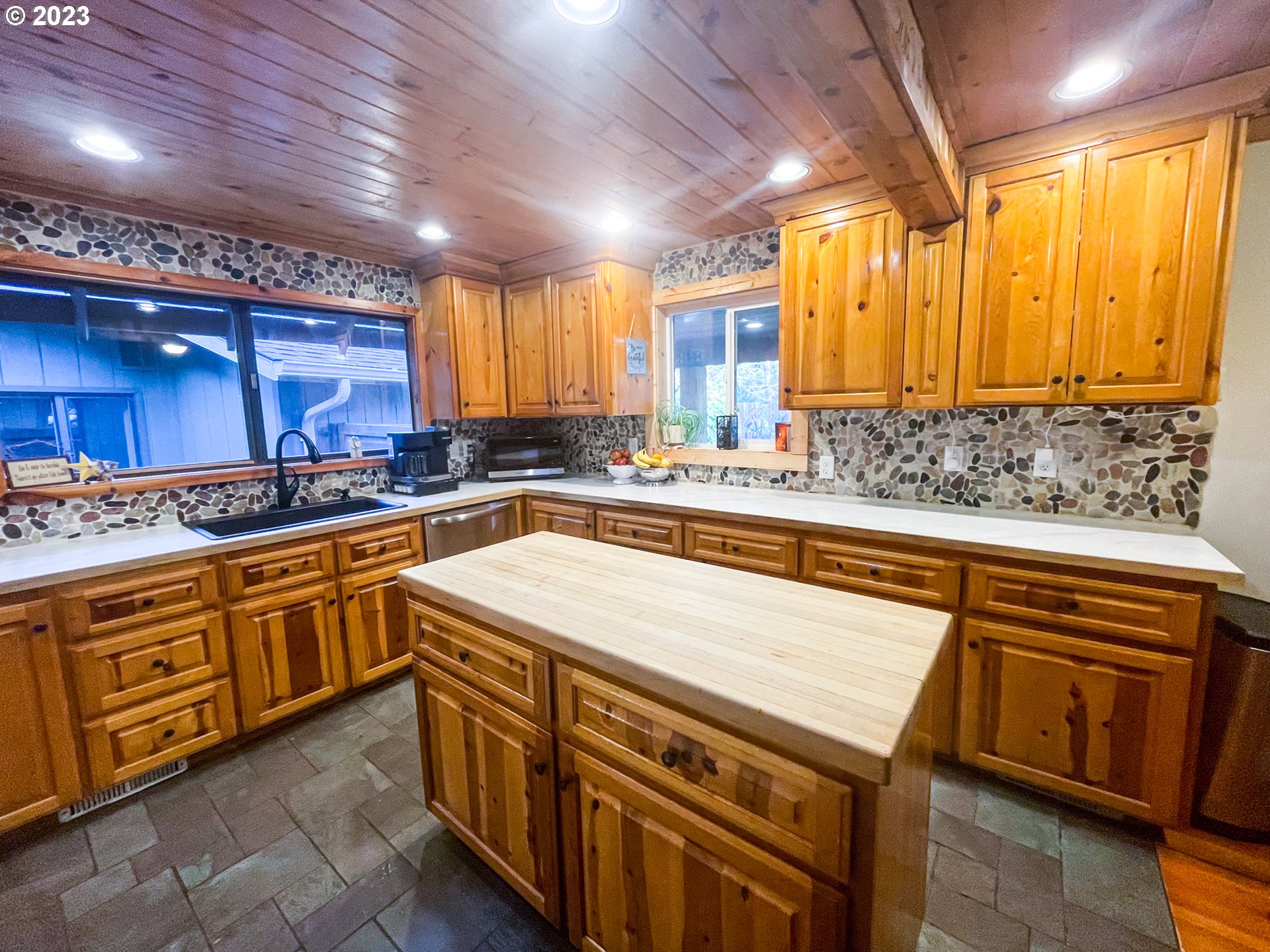 65790 East Sandy River Lane Rhododendron, OR 97049 - Photo 28 of 30