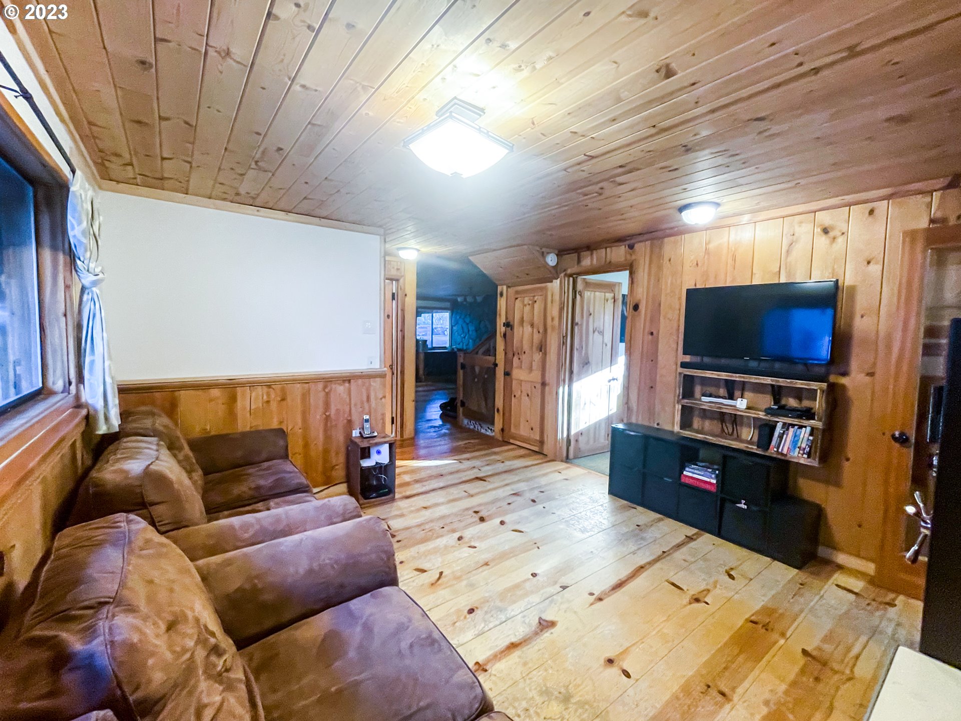65790 East Sandy River Lane Rhododendron, OR 97049 - Photo 4 of 30