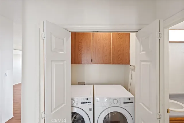 an empty room with window