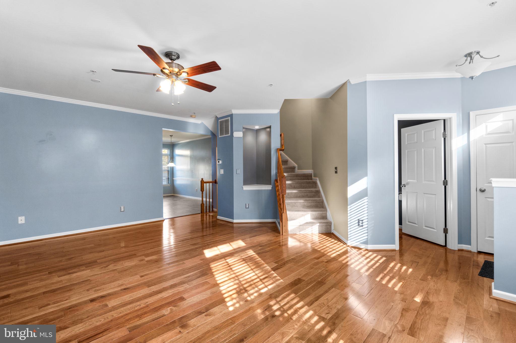 4814 Portsmouth Road, Unit 31 Ellicott City, MD 21042 - Photo 4 of 33 Living Room