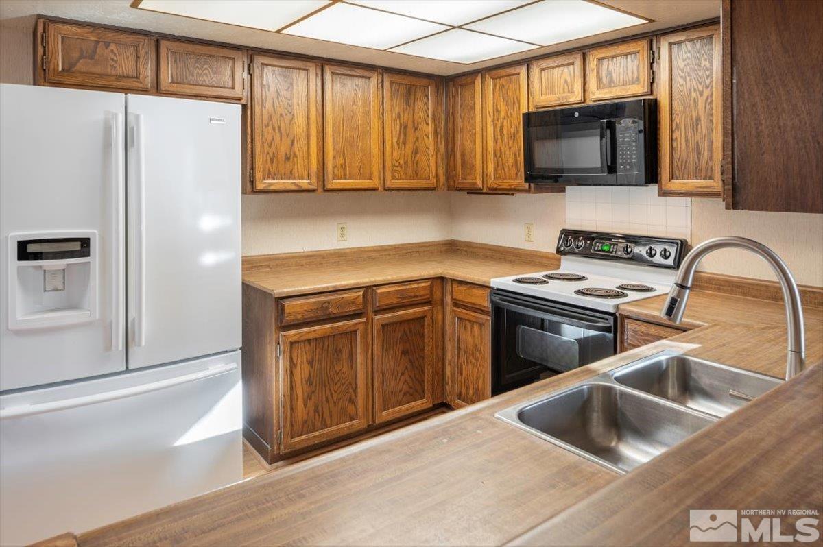 4352 Mexicali Court Reno, NV 89502 - Photo 13 of 35 Photo 13