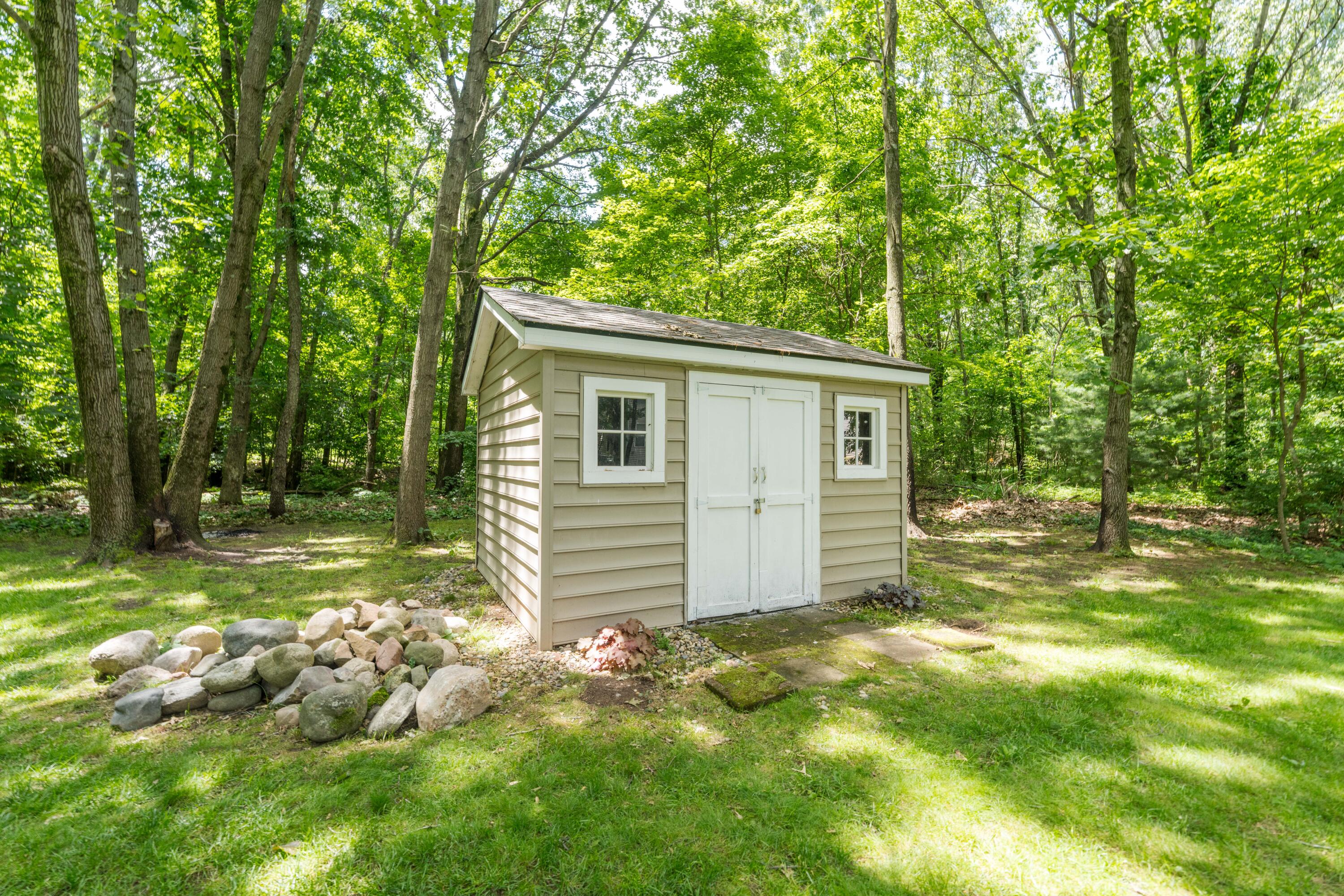 3348 Rothwell Court Kalamazoo, MI 49009 - Photo 32 of 34 DSC02652