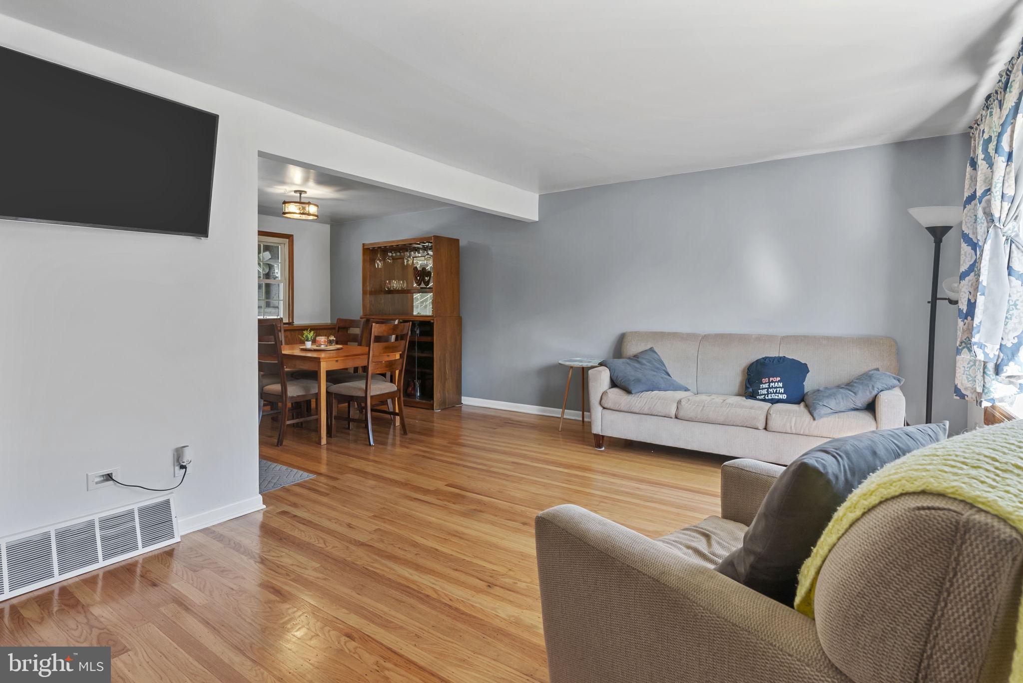 241 Crestview Road Hatboro, PA 19040 - Photo 5 of 36 Gallery Image 5