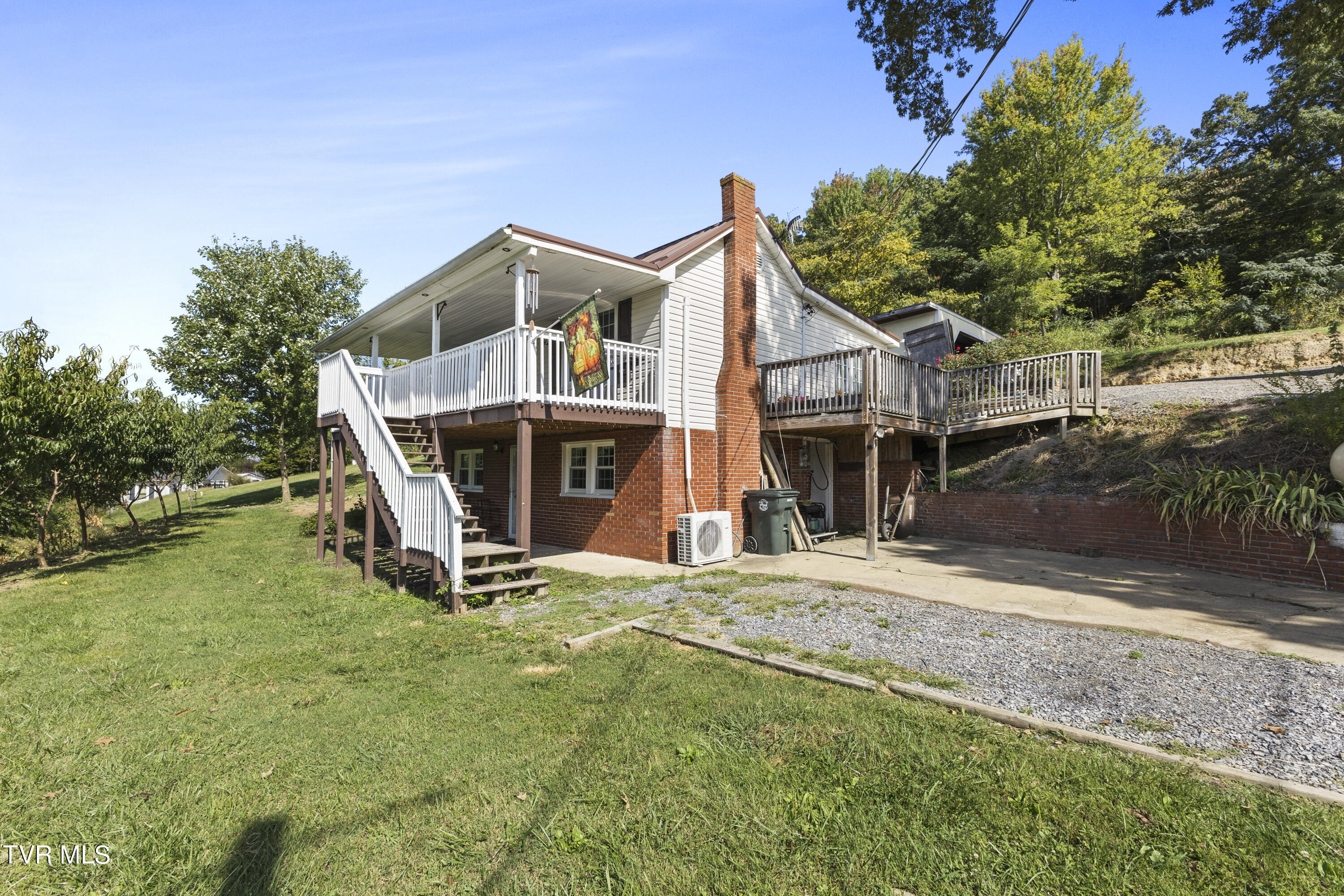 114 Judge Baines Road Fall Branch, TN 37656 - Photo 1 of 45 128A7300