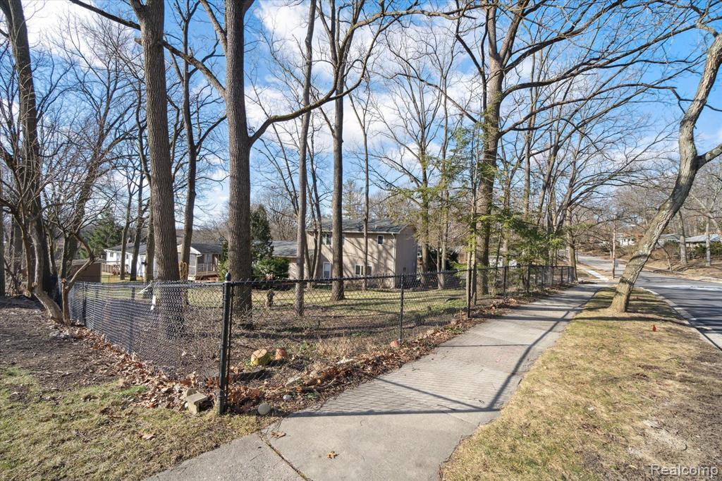 928 Red Oak Road Ann Arbor, MI 48103 - Photo 50 of 76 Gallery Image 50