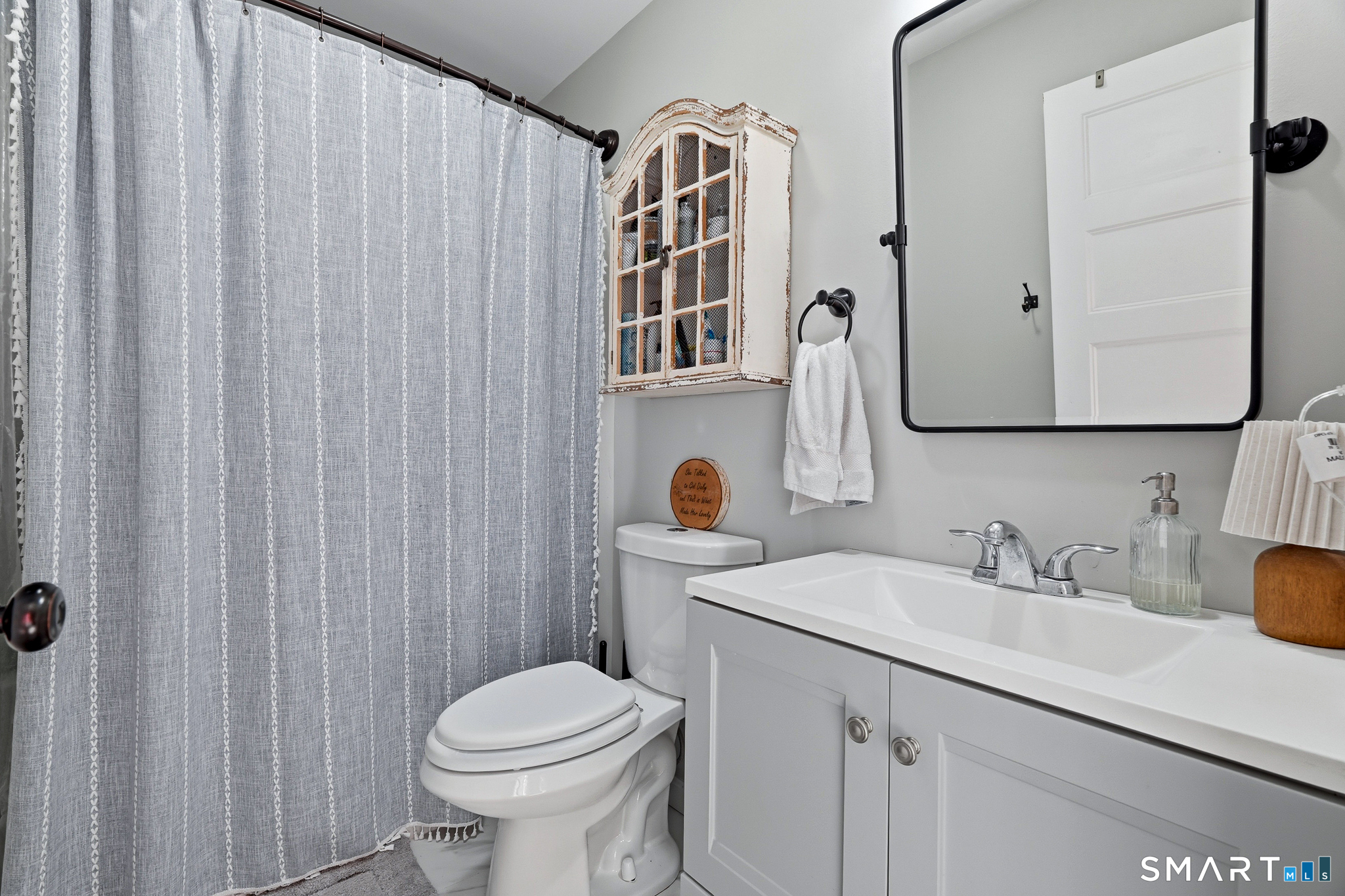 845 Old Colchester Road Montville, CT 06370 - Photo 23 of 38
