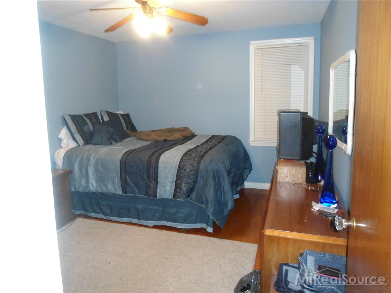 593 Vernier Road Grosse Pointe Woods, MI 48236 - Photo 23 of 30