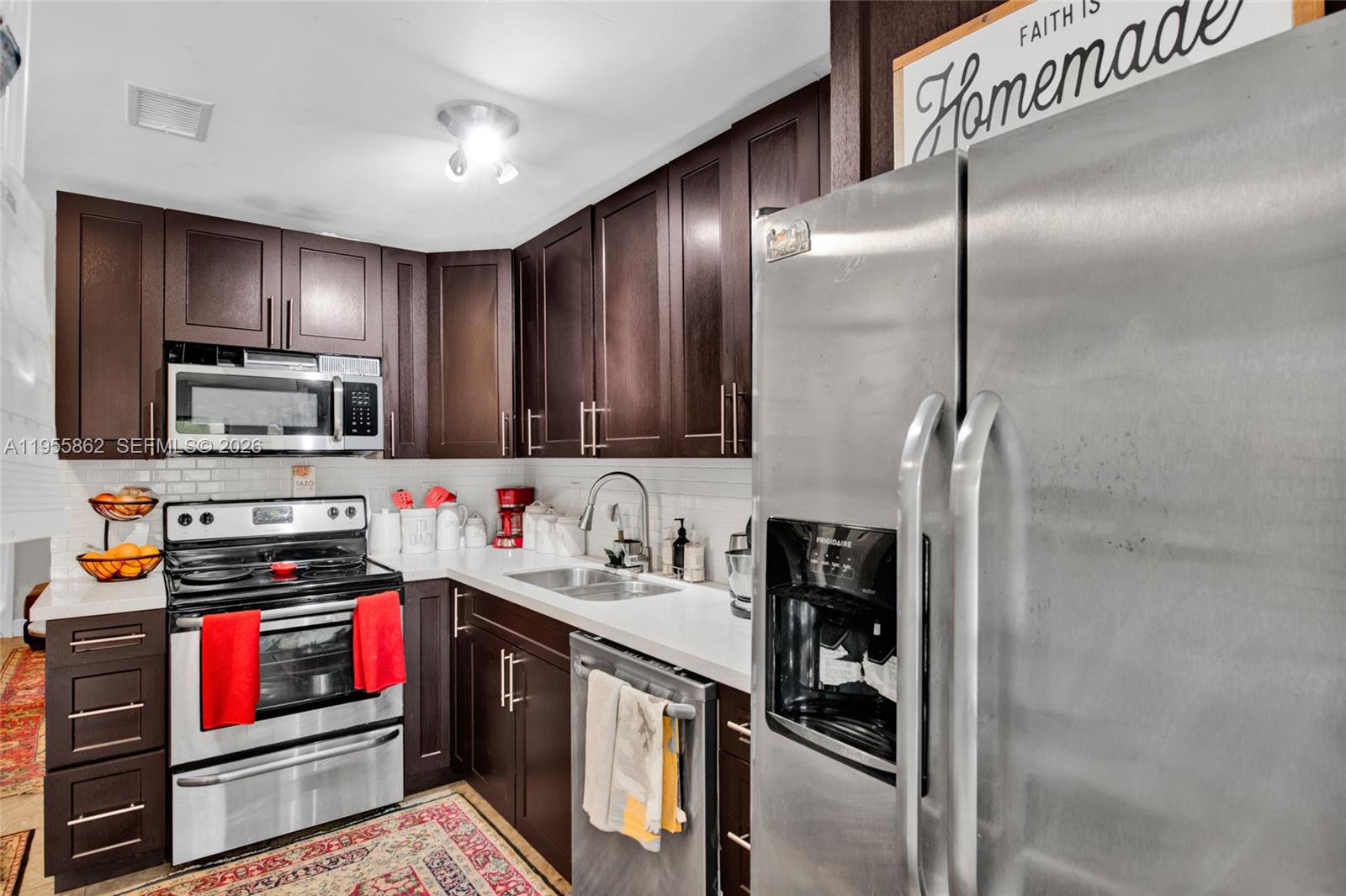 5914 Southwest 133rd Court Miami, FL 33183 - Photo 11 of 32