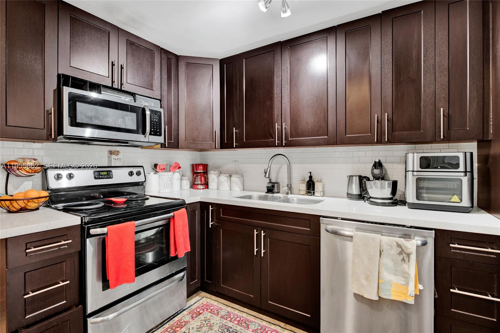 5914 Southwest 133rd Court Miami, FL 33183 - Photo 12 of 32