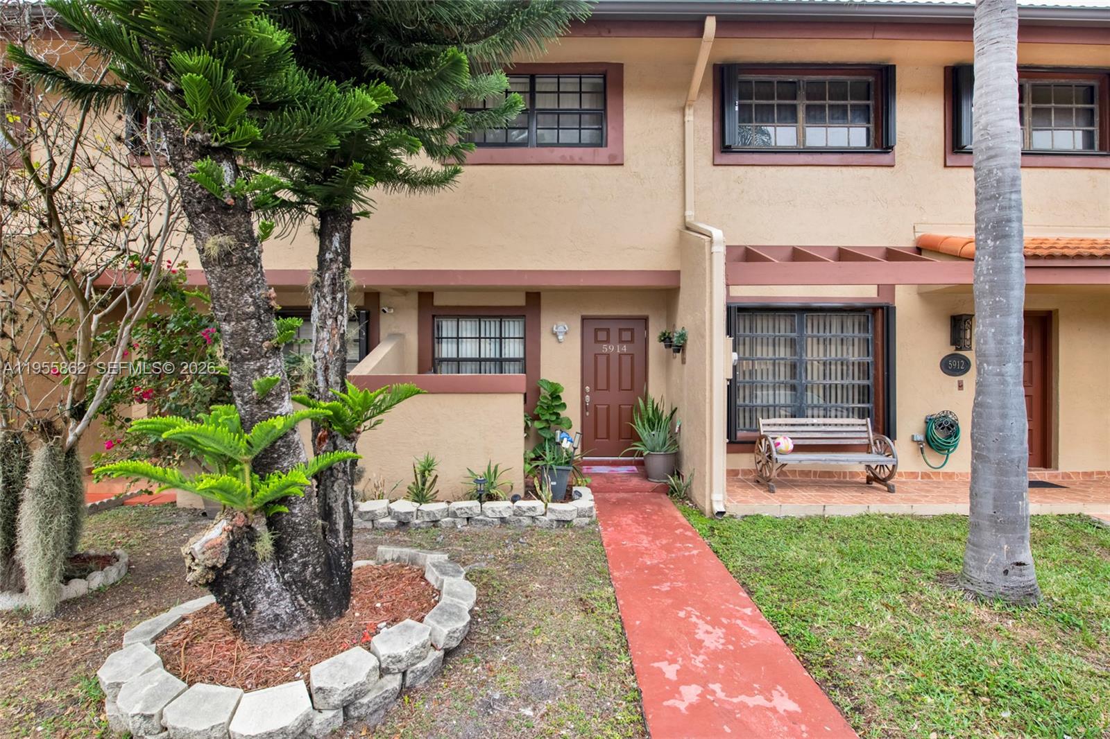 5914 Southwest 133rd Court Miami, FL 33183 - Photo 4 of 32