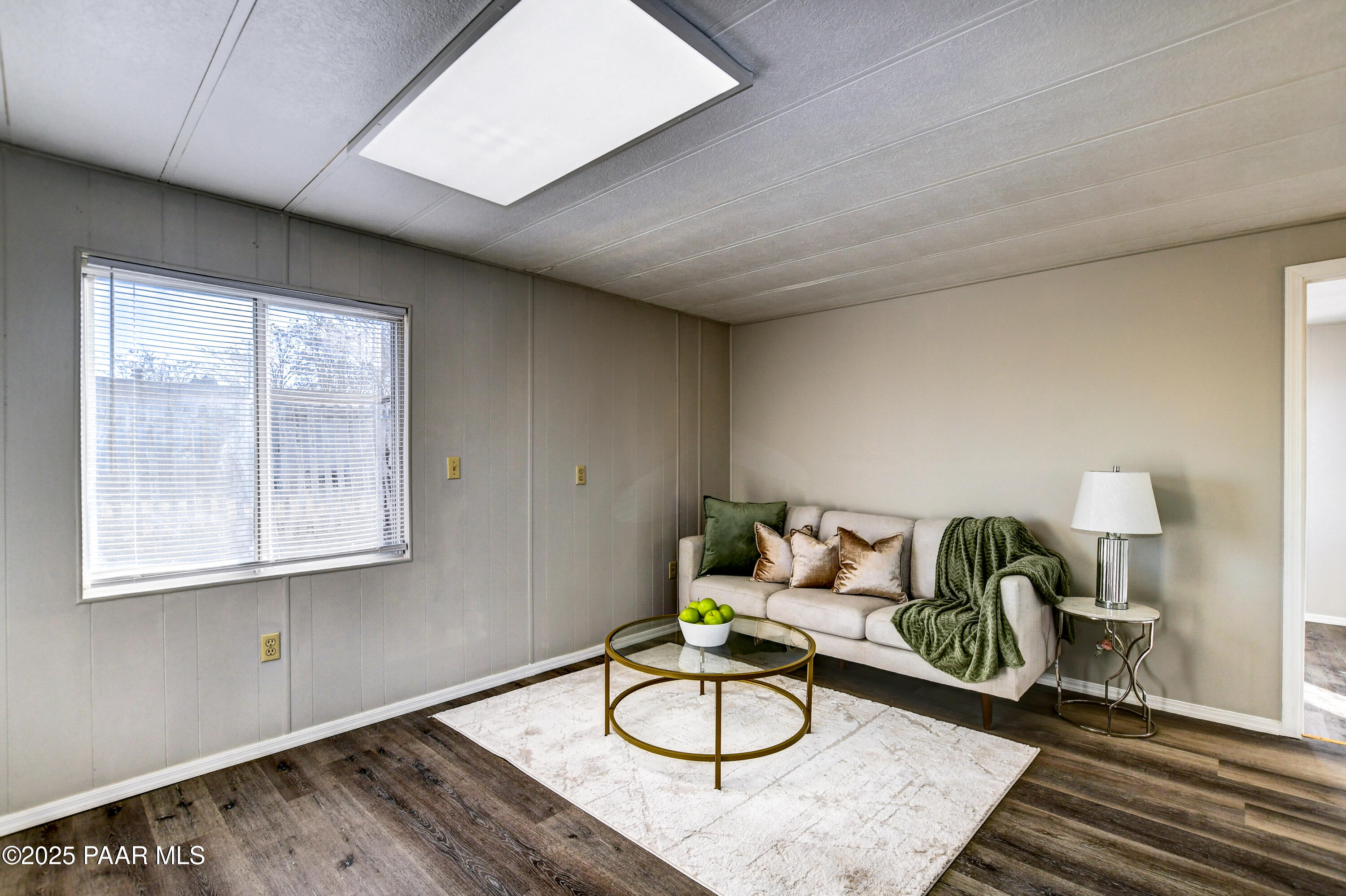 002_Living Room