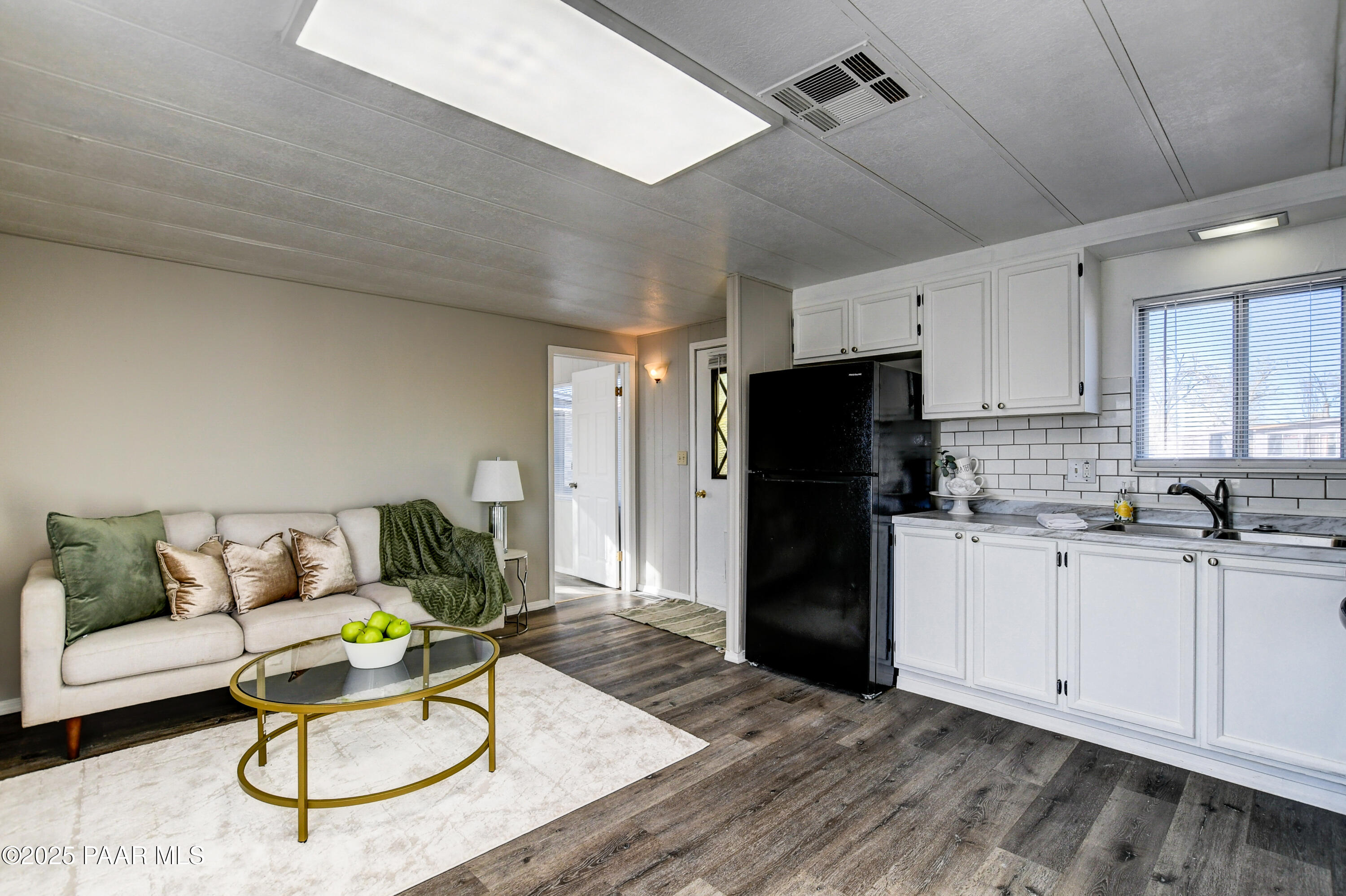 003_Kitchen