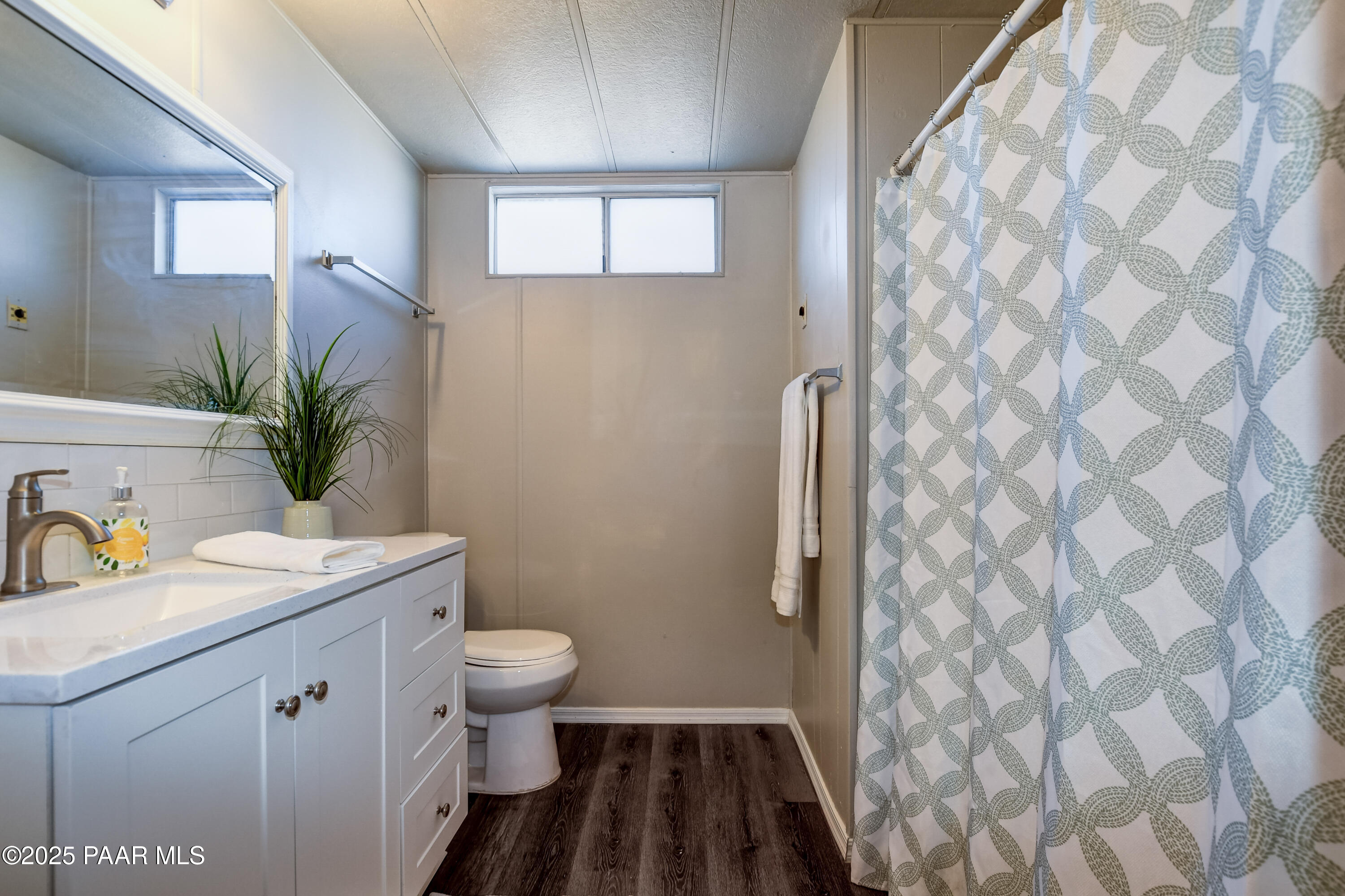 1827 Rhonda Road Chino Valley, AZ 86323 - Photo 8 of 20 008_Guest Bathroom