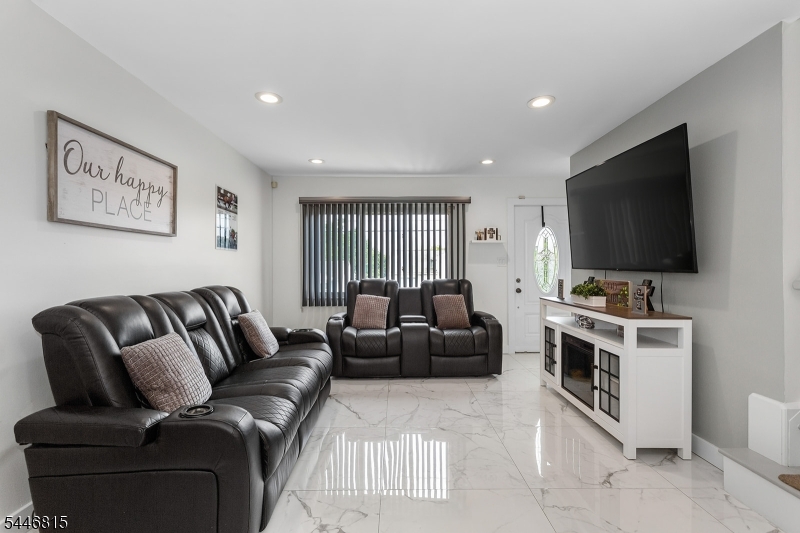77 Bernice Road Belleville, NJ 07109 - Photo 4 of 30