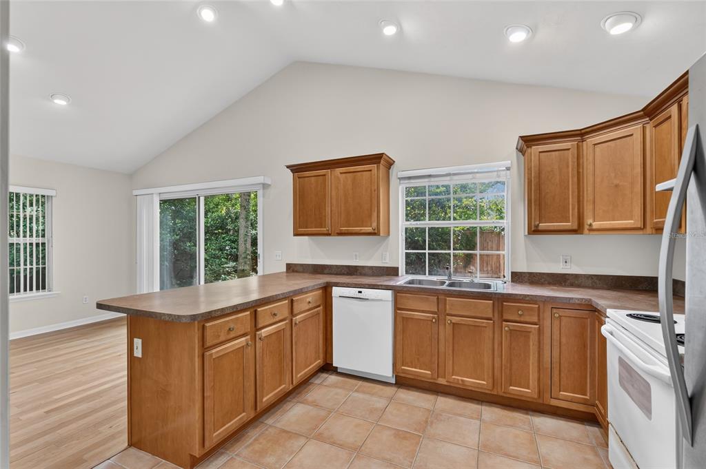 9437 Southwest 31st Lane Gainesville, FL 32608 - Photo 19 of 41
