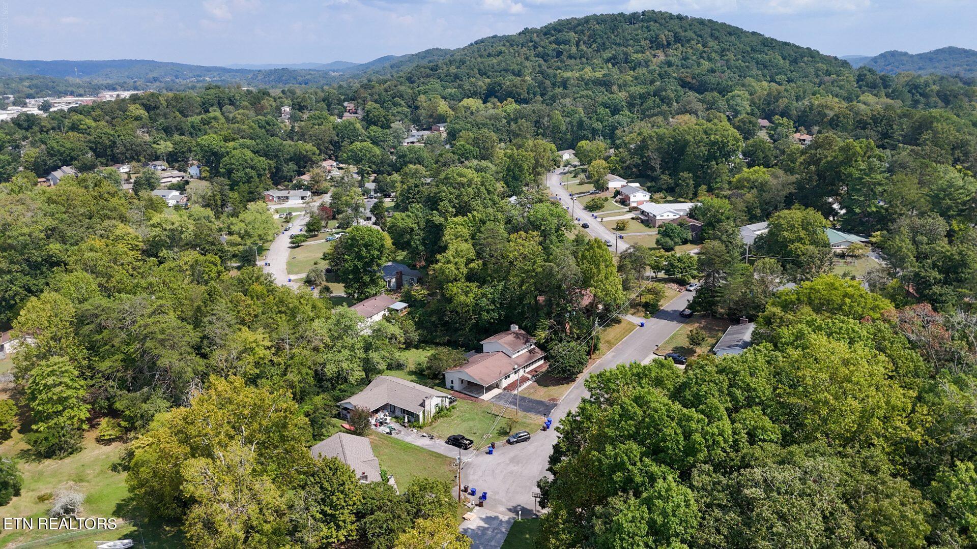 14 Cooper Lane Oak Ridge, TN 37830 - Photo 38 of 40 38_beyc6ab42b2f38622