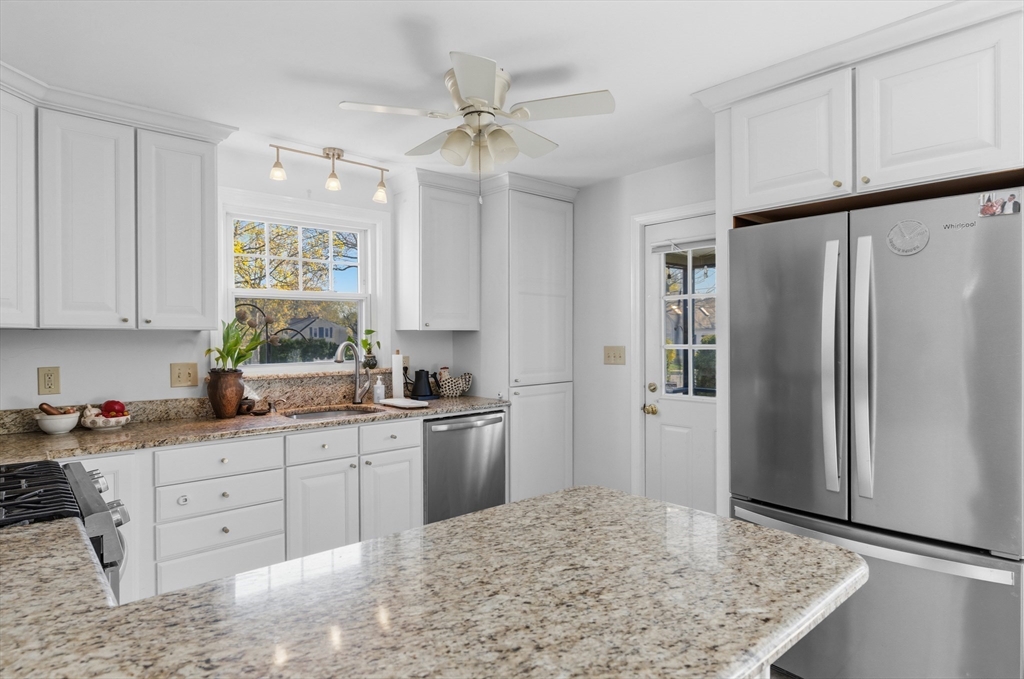 377 Archer Street Fall River, MA 02720 - Photo 3 of 29